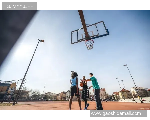 三分球时代的崛起与篮球战术革新：从进攻方式到比赛节奏的全方位解析