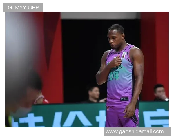 小前锋核心战术：打造现代篮球进攻防守双重威胁体系